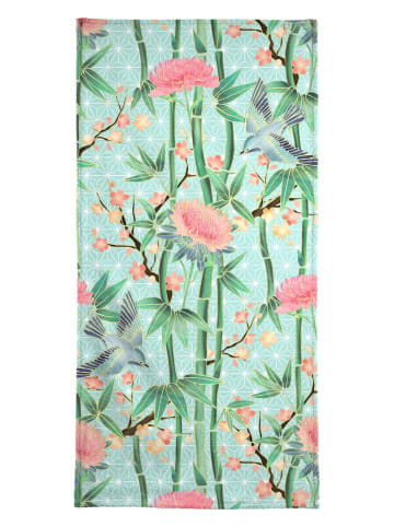 Juniqe Strandtuch "Bamboo Birds and Blossom Mint" in Grün & Rosa
