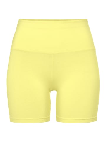LASCANA Shorts in gelb