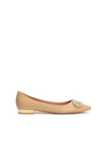 Kazar Pumps in Beige