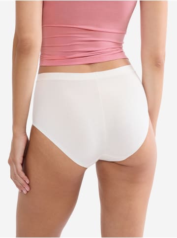 Triumph Maxislip Red Label Smart Natural in ECRU WHITE