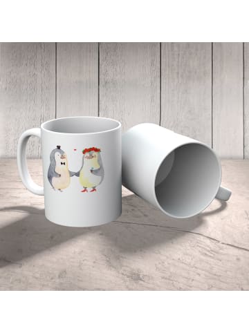 Mr. & Mrs. Panda Kindertasse Pinguin Heirat mit Spruch in Weiß