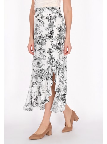 Usha Women Skirt in white black