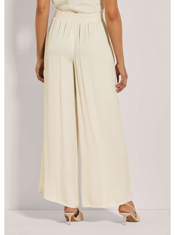 MADELEINE Sommerliche Stoffhose mit Überwurf in perlweiß