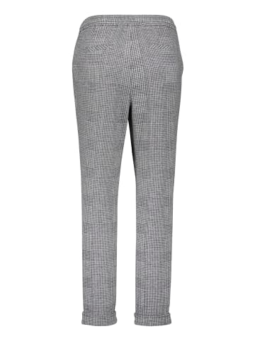 BETTY & CO Karo-Hose mit Bindegürtel in Black/Camel