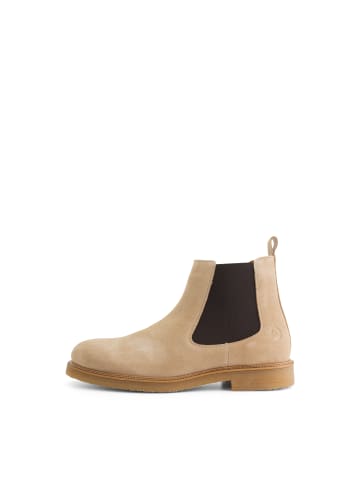 TRAVELIN' Ealing in Sand