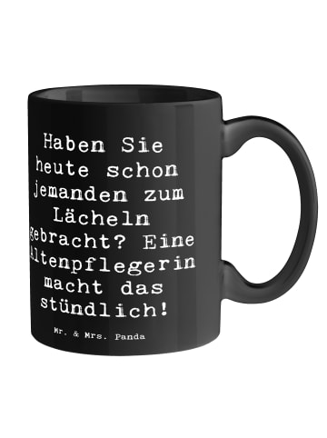 Mr. & Mrs. Panda Tasse Spruch Altenpflegerin Lächeln mit Spruch in Schwarz