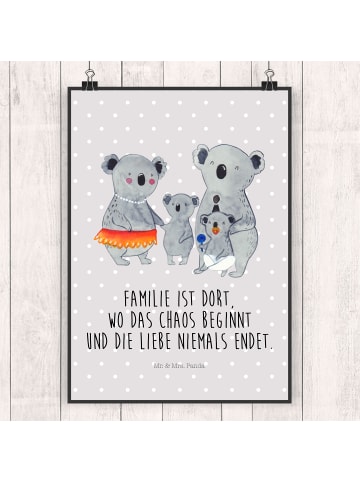 Mr. & Mrs. Panda Poster Koala Familie mit Spruch in Grau Pastell