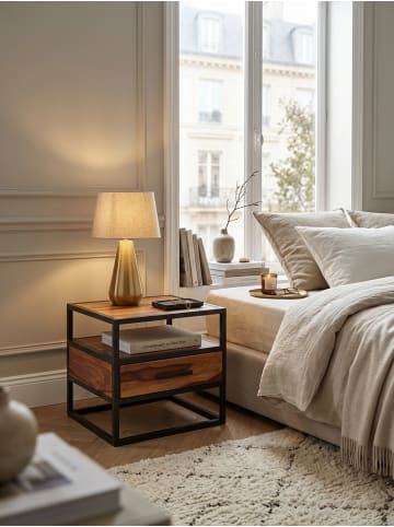KADIMA DESIGN Massiver Sheesham-Holz Nachttisch: Stilvolle Industrie-Optik, Stauraum