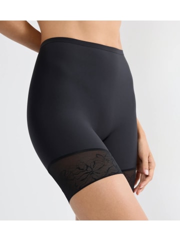 Triumph Rasdlerhose Comfort Contour Mid-Thigh Panty in schwarz