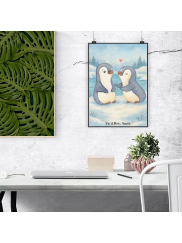 Mr. & Mrs. Panda Poster Pinguine trösten Design ohne Spruch in Weiß