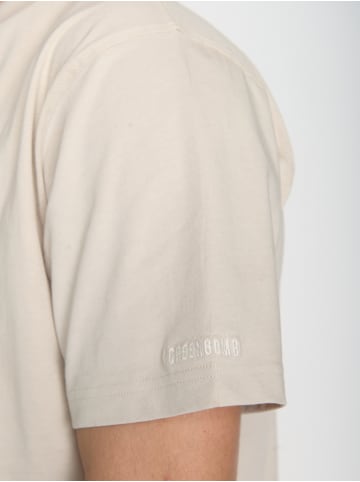 GreenBomb T-Shirt Animal Raccoon Hike in Off White