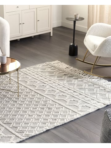 Beliani Geflochtener Teppich SOLHAN in Beige/Grau - (W) 160 x (L) 230 cm