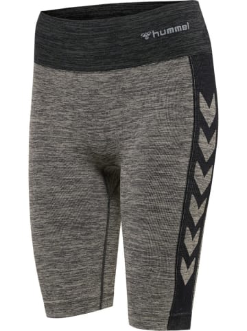 Hummel Sportshorts in Grau
