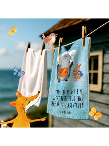 Mr. & Mrs. Panda Handtuch Pinguin & Maus Wanderer mit Spruch in Eisblau