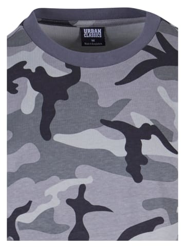 Urban Classics T-Shirts in dark camo