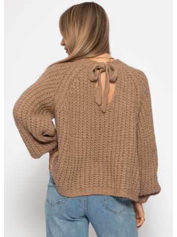 SASSYCLASSY Grobstrickpullover mit Schleifendetail in Braun