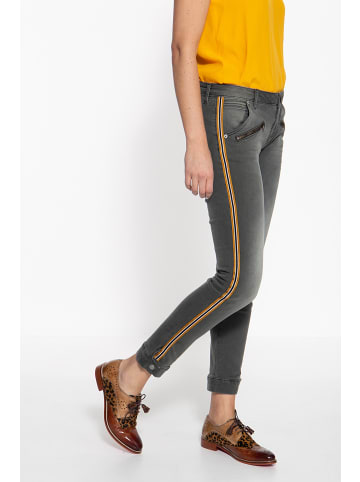 ATT Jeans ATT Jeans ATT JEANS Slim Fit Jeans mit sportlichem Band an den Seitennähten Lola in graugrün