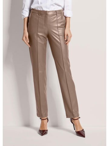 MADELEINE Kunstlederhose mit Biesen in taupe