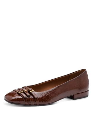 Tamaris Flache Pumps in Braun
