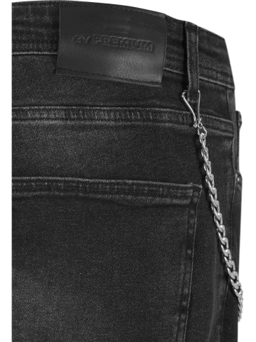 2Y Premium 2Y Premium in black