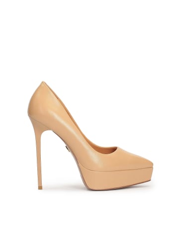 Kazar Pumps in Beige