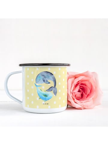 Mr. & Mrs. Panda XL Emaille Tasse Walfisch Thunfisch ohne Spruch in Gelb Pastell