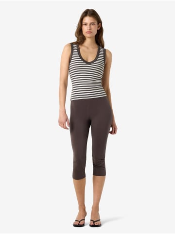Noisy may Oberteil mit V-Ausschnitt in Chocolate Brown1