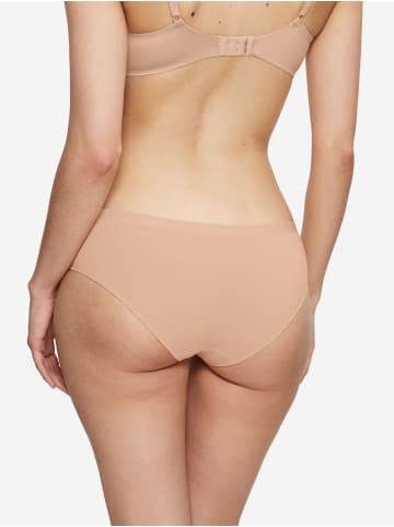 Triumph Hipster Red Label Smart Natural in NEUTRAL BEIGE