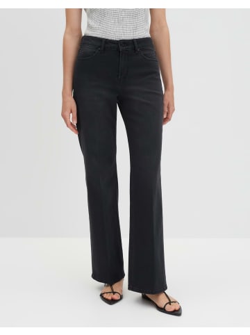 someday. Carie iconic Jeans mit leicht ausgestelltem Bein in Raven Black