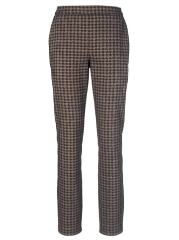 GOLDNER Kurzgröße: Stretchbequeme Jacquard-Hose MARTHA in camel / schwarz / gemustert