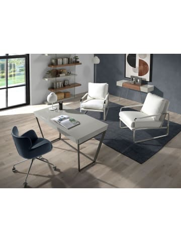 Angel Cerdá Sessel 5026 in Off-White / Stahl – (B)67 x (H)100 x (T)89 cm