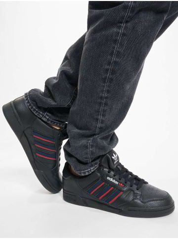 adidas Turnschuhe in black