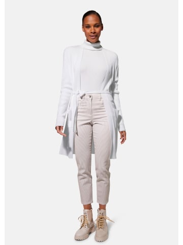 MADELEINE Lange Strickjacke mit Bindeband in weiß