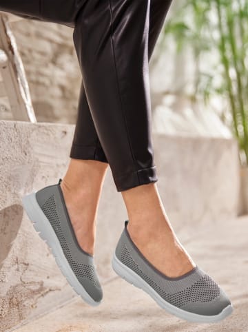 Andrea Conti Ballerina in grau