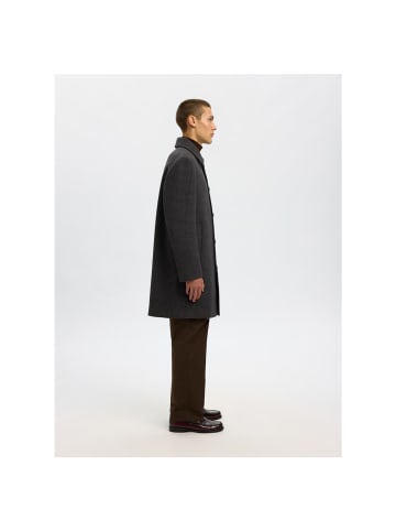 Selected Mantel in dark grey