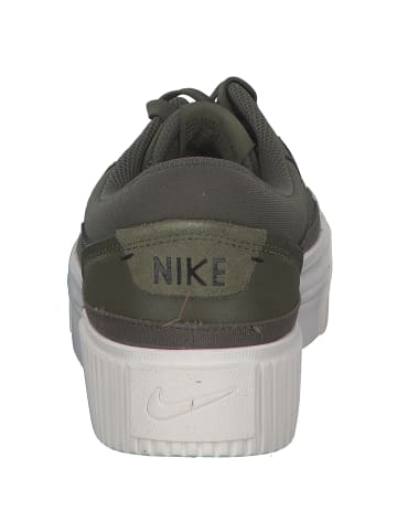 Nike Schnürschuhe in medium olive/black-sail-team o