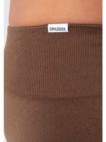 SMILODOX Shorts Temmy Pocket Seamless in Braun