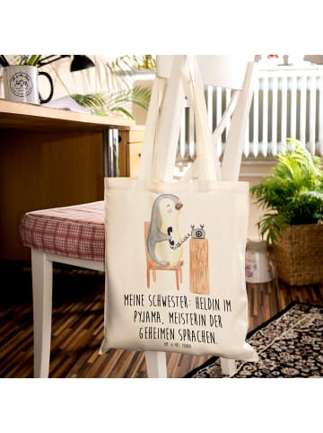 Mr. & Mrs. Panda Tragetasche Schwester Heldin mit Spruch in Creme