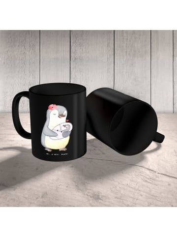 Mr. & Mrs. Panda Kaffeebecher Hebamme Lächeln mit Spruch in Schwarz
