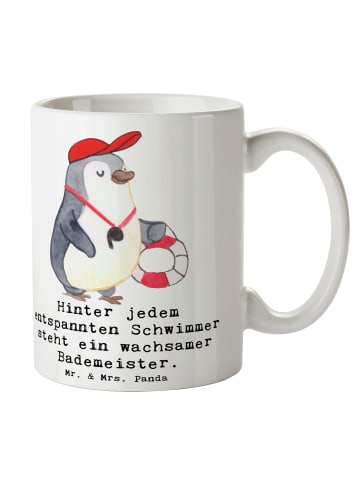 Mr. & Mrs. Panda Becher Bademeister schützend mit Spruch in Weiß