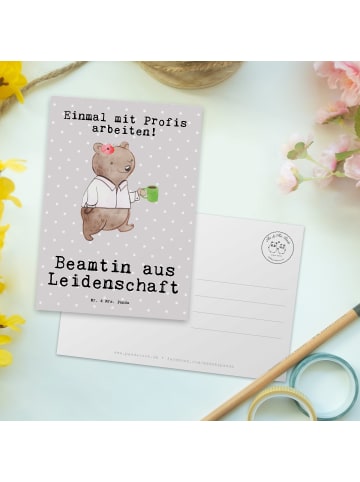 Mr. & Mrs. Panda Postkarte Beamtin Leidenschaft mit Spruch in Grau Pastell