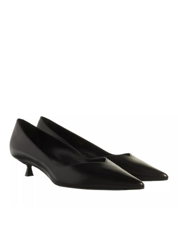 Stuart Weitzman Eva 35 Pump Black in black