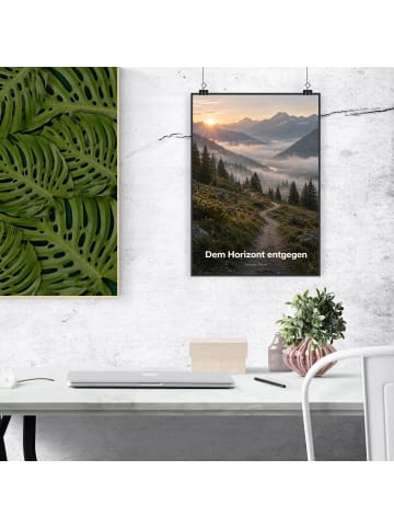 Mr. & Mrs. Panda Poster Bergtal neblig Design mit Spruch in Weiß