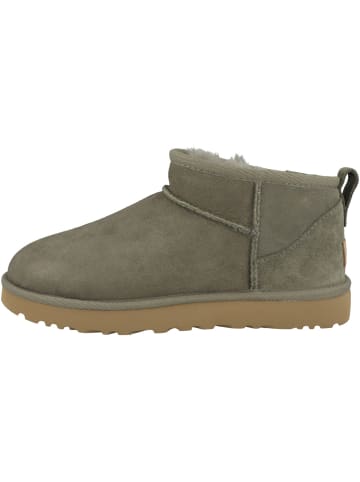 UGG Boots Classic Ultra Mini in gruen