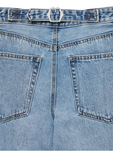 Vero Moda Mom Jeans in Light Blue Denim