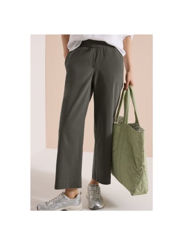 Cecil Capri in clear khaki