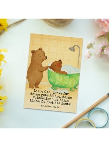 Mr. & Mrs. Panda Postkarte Oma Baden Design mit Spruch in Weiß
