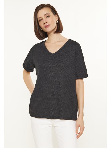 Usha Women T-Shirt in black