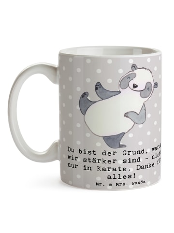 Mr. & Mrs. Panda Henkelbecher Karate Trainerin Stärke mit Spruch in Grau Pastell