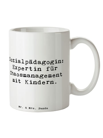 Mr. & Mrs. Panda Becher Spruch Sozialpädagogin Chaosmeisterin mi... in Weiß